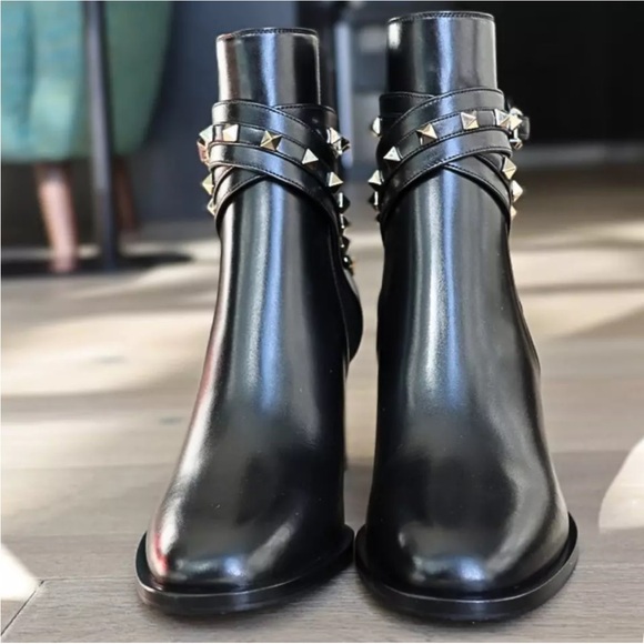 Valentino Garavani Rockstud Buckle Ankle Booties Black Size 38 EU (US 8), Boots - Picture 7 of 17
